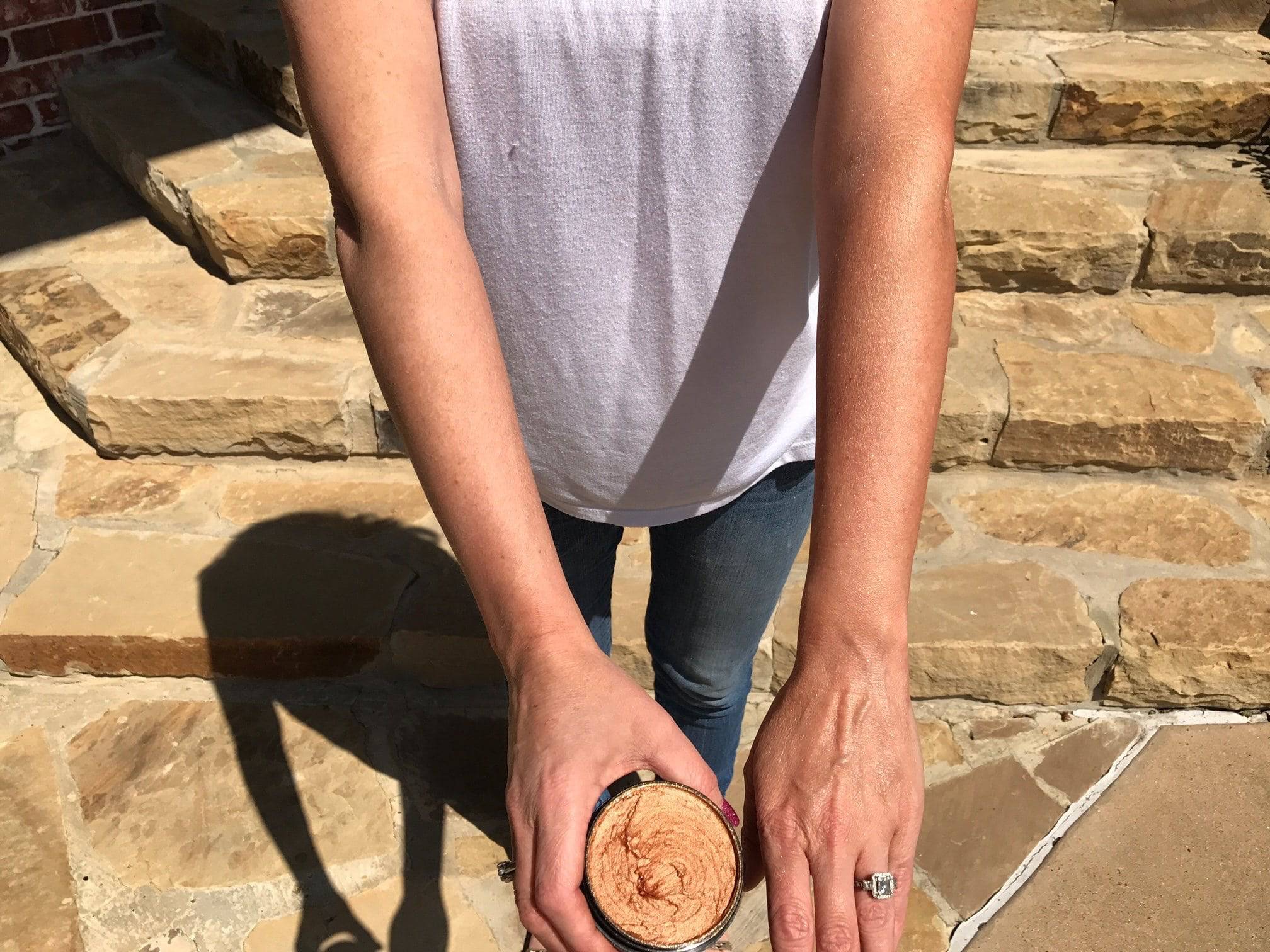 Bio-Körperbutter mit Bronzing-Effekt