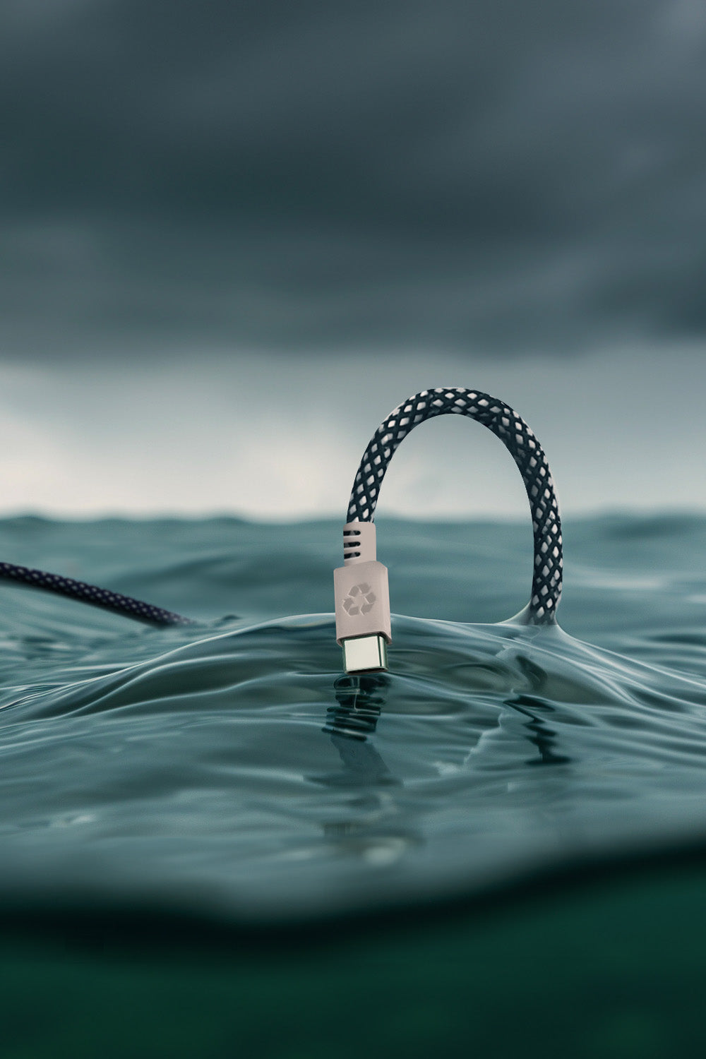 USB „Sea Blue“ · Typ-C · 100W · 2 Meter · Hergestellt aus recycelten Fischernetzen